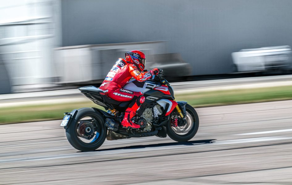 Ducati sort la Diavel V4 RS: moteur de la Panigale et accélérations dantesques!