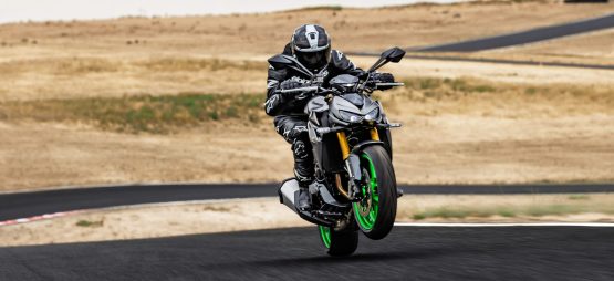 Le retour de la Kawasaki hyper naked de grosse cylindrée, avec la Z 1100 et la Z 1100 SE