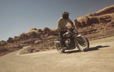 La Triumph Scrambler 900 2026 gagne un châssis plus performant et des assistances plus subtiles :: Nouveauté 2026