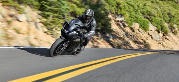 Nouveau – Yamaha dévoile une R7 avec une électronique de pointe et une ergonomie revue