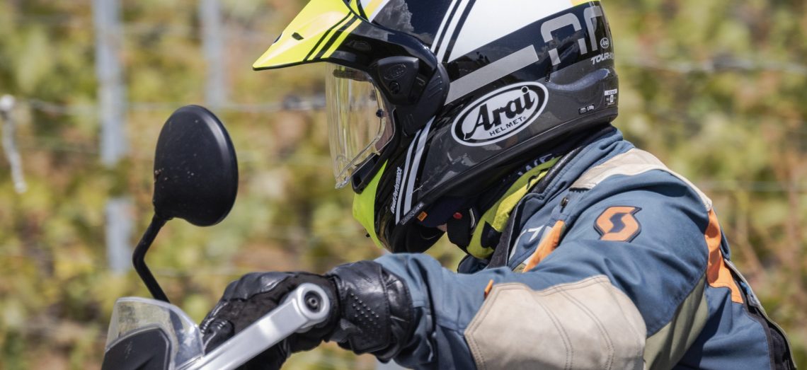 Essai – le Tour-X5 d’Arai, un vrai plus par rapport au Tour-X4 :: Test Arai :: ActuMoto