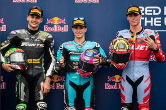 En Moto2 (moteurs Triumph), la pole à Austin revient au Colombien David Alonso (team CFMOTO Power Electronics Aspar, châssis Kalex), devant Barry Baltus (REDS Fantic, Kalex) et Alonso Lopez (Italjet Gresini, Kalex)