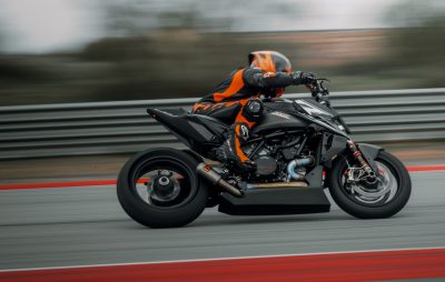Nouveau – Une KTM 1390 Super Duke RR, et sa version pas pour la route :: Nouveauté 2026
