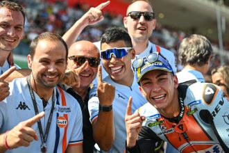Première victoire dans une course Sprint en MotoGP pour Raul Fernandez (team Trackhouse, Aprilia), au Mugello, devant Jorge Martin (Aprilia) et Fabio Di Giannantonio (VR46, Ducati); le leader du championnat et poleman Marco Bezzecchi (Aprilia) a pris la 4ème place, devant Marc Marquez (Ducati), Fermin Aldeguer (Gresini, Ducati), Francesco Bagnaia (Ducati), Ai Ogura (Trackhouse) et Pedro Acosta (KTM)