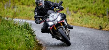 Rallye routier – Un rallye de la Sarthe pluvieux et difficile, des Suisses qui ne flanchent pas