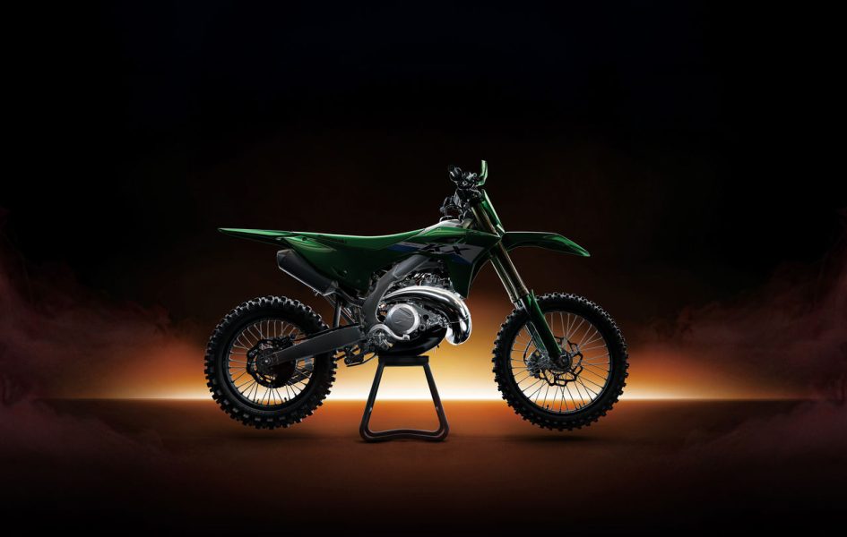 Nouveau – Avec les KX327 et KX327X, Kawasaki se lance dans le cross et le cross-country 2-temps injecté