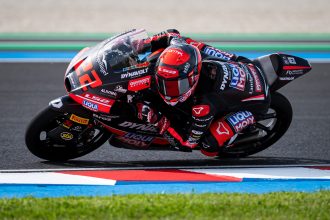 Le meilleur temps des qualifications en Hongrie pour David Almansa (team Liqui Moly Dynavolt Intact, KT; numéro 22), devant Maximo Quiles (CFMOTO Gaviota Aspar, KTM) et Brian Uriarte (Red Bull KTM Ajo)