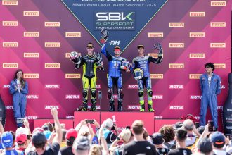 Albert Arenas (team AS BLU CRU, Yamaha, numéro 75) a remporté la course 2 dimanche à Misano en WorldSSP, devant Tom Booth-Amos (Triumph) et Aldi Mahendra (AS BLU CRU); 4ème place pour Jaume Masia (Orelac Verdnatura, Ducati)