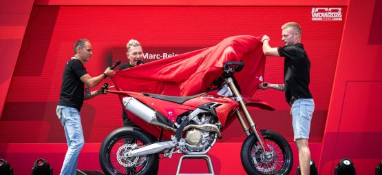 Ducati dévoile la Desmo 450 SM, une supermoto de compétition