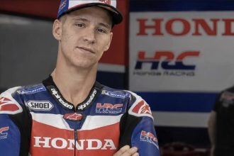 C&rsquo;est confirmé, le Français champion du monde 2021 Fabio Quartararo débute en 2027 un nouveau contrat, passant de Yamaha à Honda en MotoGP, dans le team d&rsquo;usine du HRC et pour deux années; Honda a aussi signé pour 2027 le Colombien David Alonso, actuellement en Moto2, dont on ne sait pas encore s&rsquo;il sera dans le team officiel ou dans l&rsquo;équipe satellite LCR
