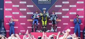 Le Britannique Tom Booth-Amos (team PTR Triumph) remporte la course 2 à Donington Park, devant le leader du championnat Albert Arenas (AS Blu Cru Yamaha) et Jaume Masia (Orelac Verdnatura, Ducati); le Suisse Dominique Aegerter (Kawasaki) est 14ème, et son coéquipier Jeremy Alcoba sixième; dixième place pour le numéro 2 du championnat, Valentin Debise (Eastroc ZXMOTO Evan Bros, ZXMoto)
