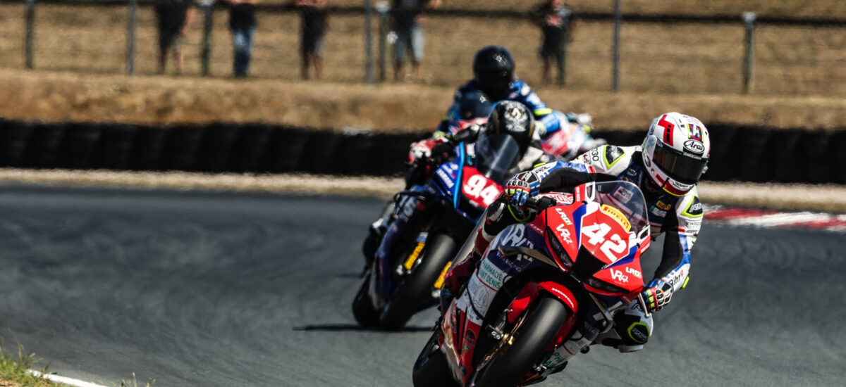 FSBK – Le Fribourgeois Noan Vasta en tête des Superbike Production au Vigeant