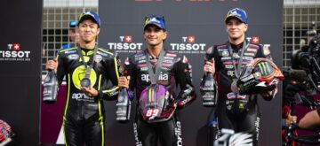 Parti de la pole, Jorge Martin (Aprilia) a remporté la course Sprint du Grand Prix de Grande-Bretagne, devant Ai Ogura (team satellite Superfile Trackhouse, Aprilia) et Marco Bezzecchi (Aprilia); Alex Marquez (Gresini, Ducati) échoue au pied du podium, devant Fabio Di Giannantonio (VR46, Ducati), Pedro Acosta (KTM), Joan Mir (Honda), Franco Morbidelli (VR46) et Marc Marquez (Ducati)