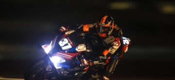 Après plus de 17 heures de course. le team BMW Motorrad World Endurance (catégorie EWC, 37) est toujours en tête du Bol d&rsquo;Or, devant le SERT (Suzuki, EWC) et le F.C.C. TSR (Honda, EWC); 4ème position pour l&rsquo;équipe jusque là en tête du championnat, la YART (Yamaha, EWC); la première équipe de la catégorie Superstock est le team Wojcik (Honda), 8ème; le team Superstock 3ART (Yamaha), avec le pilote suisse Robin Mulhauser, est 10ème, 2ème de sa catégorie; abandon pour l&rsquo;équipe suise Bolliger (EWC, Kawasaki, avec le Suisse Kylian Nestola), le VIP Moto (Honda, Superstock, 113, avec le Suisse Noan Vasta) et le National Moto (Superstock, Honda, avec le Suisse Valentin Suchet)