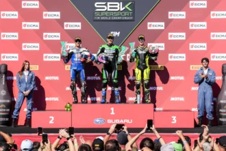 Jeremy Alcoba (Kawasaki) a remporté également la course 2 à Cremone, devant Albert Arenas (Yamaha) et Tom Booth-Amos (Triumph); parti de la 15ème position, le Suisse Dominique Aegerter (Kawasaki) a fini 12ème