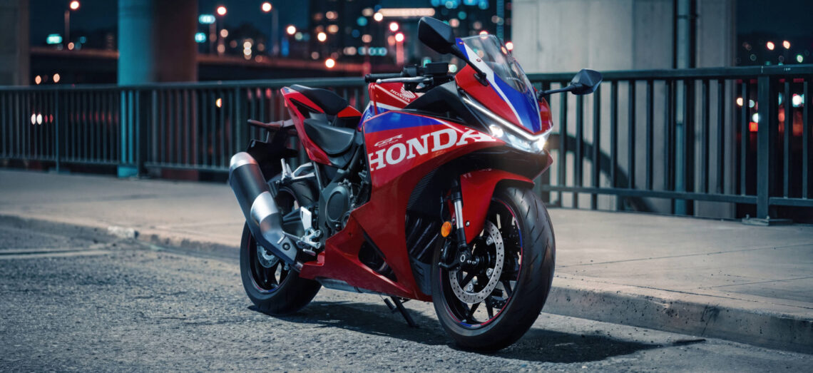 Honda nous sort une CBR 500 R Four 4-cylindres! :: Sportive A2 :: ActuMoto