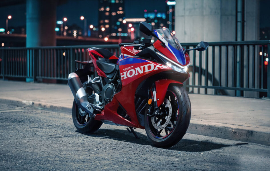 Honda nous sort une CBR 500 R Four 4-cylindres!
