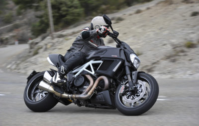 Le nouveau musculeux Ducati Diavel :: Ducati